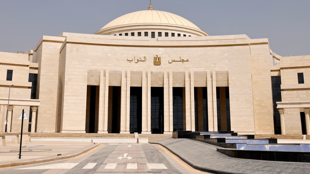 “النواب” يناقش مشروع قانون العمل الجديد الثلاثاء المقبل.. تعرف على أبرز البنود