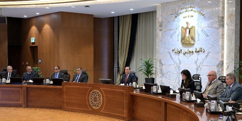رئيس الوزراء يتابع استعدادات انطلاق المرحلة الثانية لمبادرة حياة كريمة