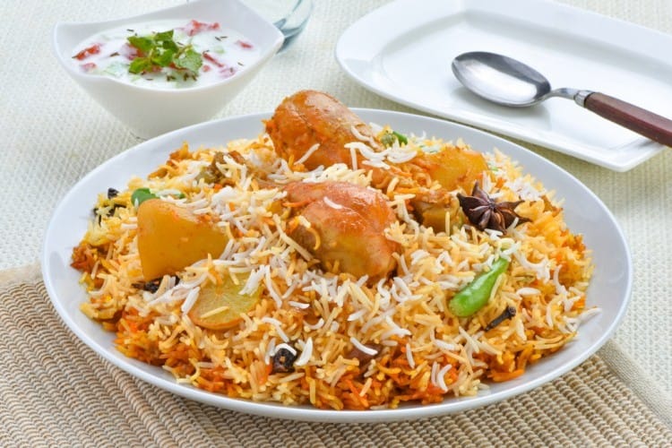 سفرة تالت يوم رمضان.. طريقة تحضير برياني الدجاج واللحمة بخطوات سهلة