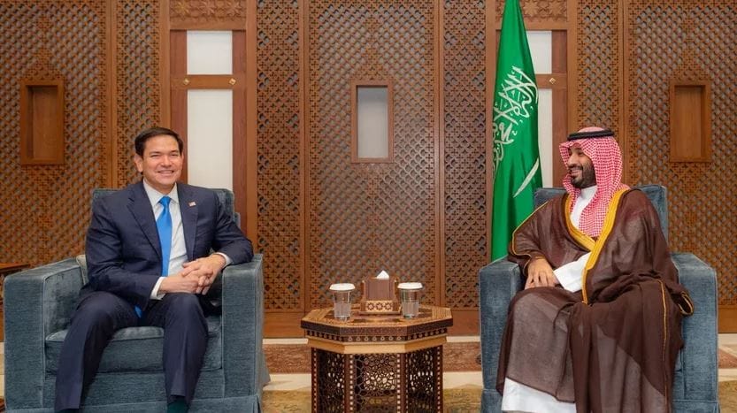 ولي العهد السعودي يستقبل وزير الخارجية الأمريكي في جدة لبحث تعزيز جهود السلام بالمنطقة