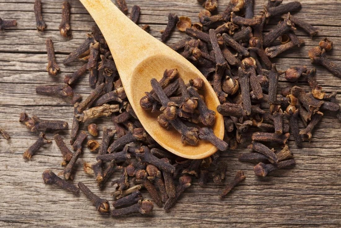 أعشاب لعلاج ألم الأسنان
