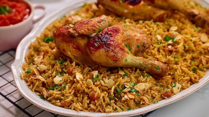سفرة 16 رمضان من المطبخ السعودي.. أسهل طريقة لعمل الكبسة بالدجاج