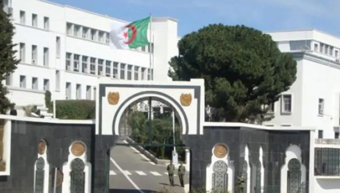 وزارة الدفاع الجزائرية