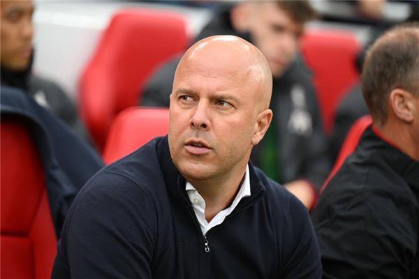 آرني سلوت: تحسن أداء ليفربول خارج ملعبه ساهم في تتويجه بالدوري الإنجليزي