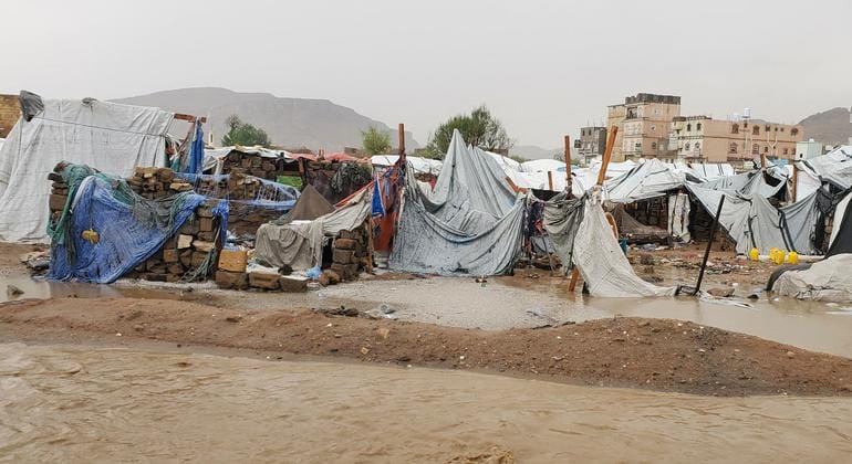 الأمم المتحدة: 40% من مواقع النازحين باليمن عرضة للحرائق أو الفيضانات