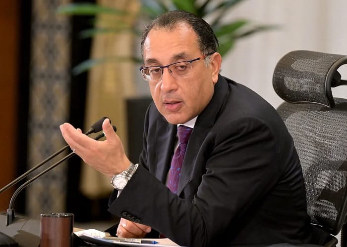مدبولي يشهد فيلما وثائقيا عن تاريخ الإسعاف في مصر (بث مباشر)