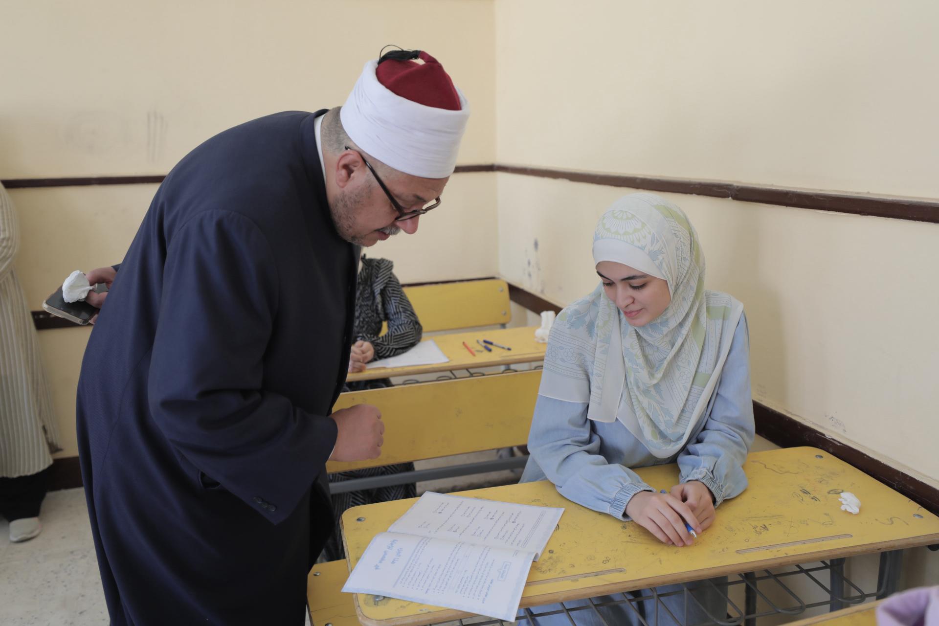 لقاء رئيس قطاع المعاهد الأزهرية مع طلاب فلسطين