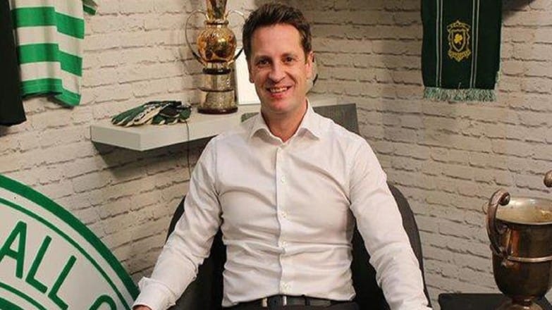 الأهلي السعودي ينهي عقد المدير الرياضي لي كونجرتون