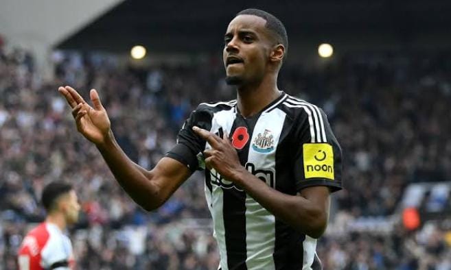 مدرب نيوكاسل يعترف بأنه لا يملك السيطرة الكاملة على مستقبل ألكسندر إيزاك