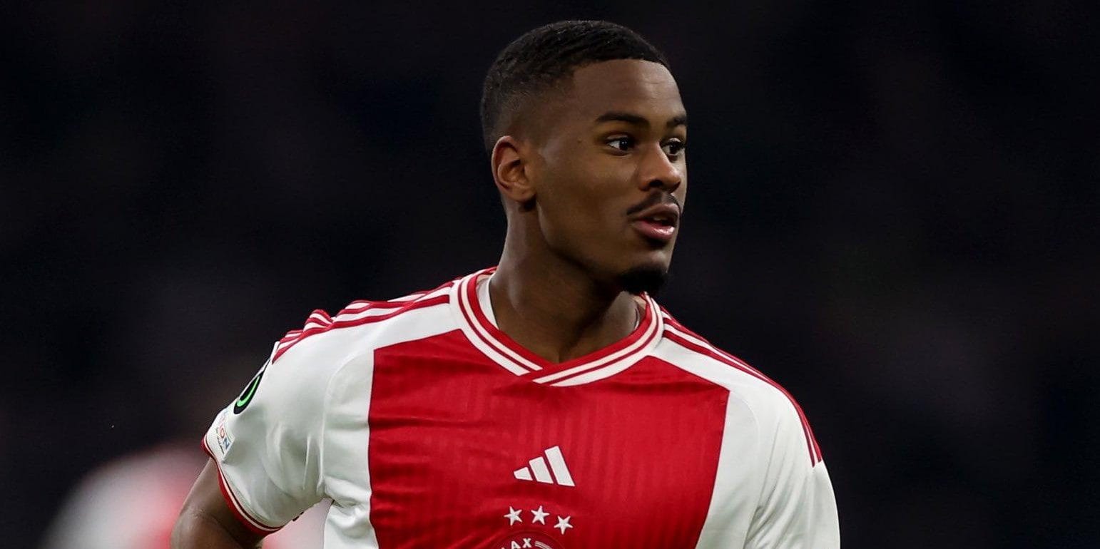 جوريل هاتو مدافع أياكس أمستردام