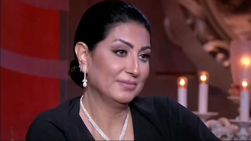 بدء التحقيقات في بلاغات وفاء عامر ضد “بنت مبارك”.. اتهمتها بالتجارة في الأعضاء