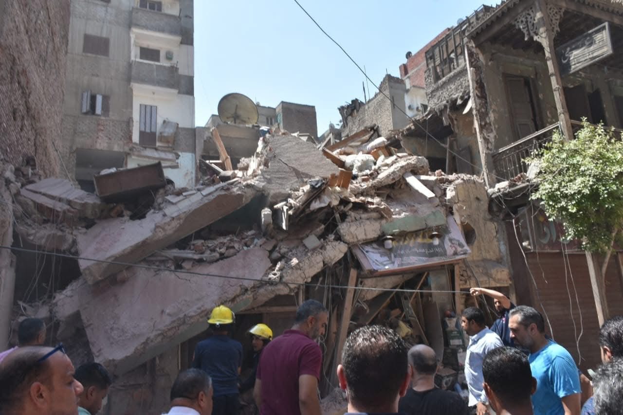 ارتفاع حصيلة ضحايا انهيار عقار الزقازيق.. 3 وفيات و5 مصابين (صور)