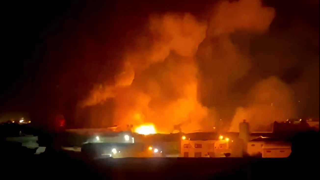 تفاصيل انفجار مستودع ذخيرة في مصراتة الليبية.. أسفر عن 15 إصابة