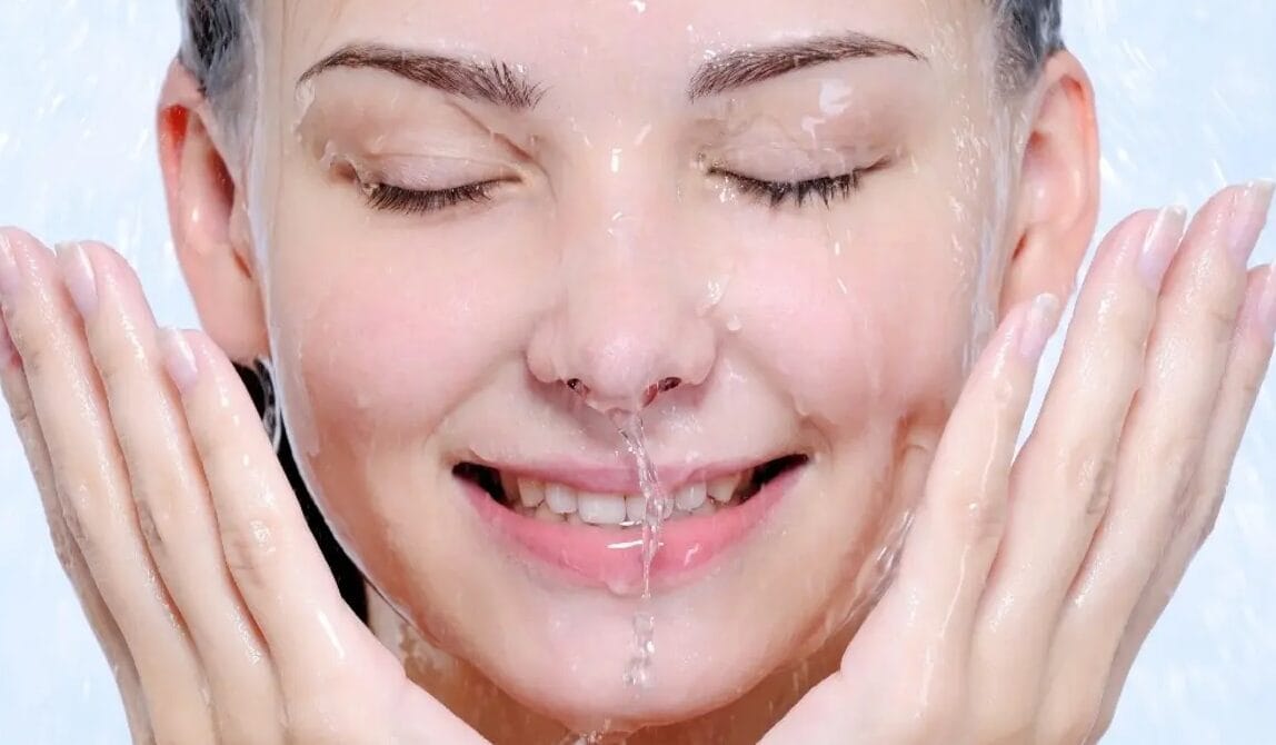 فرط تعرق الوجه.. أسباب وحلول لمشكلة محرجة