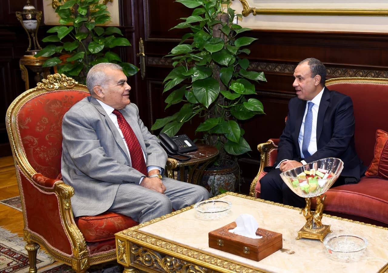 وزير الخارجية يلتقي رئيس مجلس الشيوخ لبحث تعزيز التعاون في عدة مجالات
