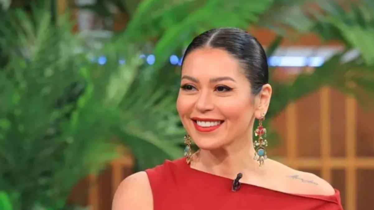 تعليق غامض من لقاء الخميسي على أنباء انفصال محمد عبد المنصف وإيمان الزيدي