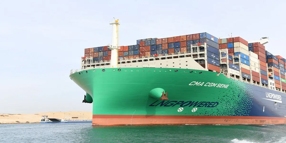 سفينة الحاويات العملاقة CMA CGM SEINE تعبر قناة السويس بحمولة 250 ألف طن
