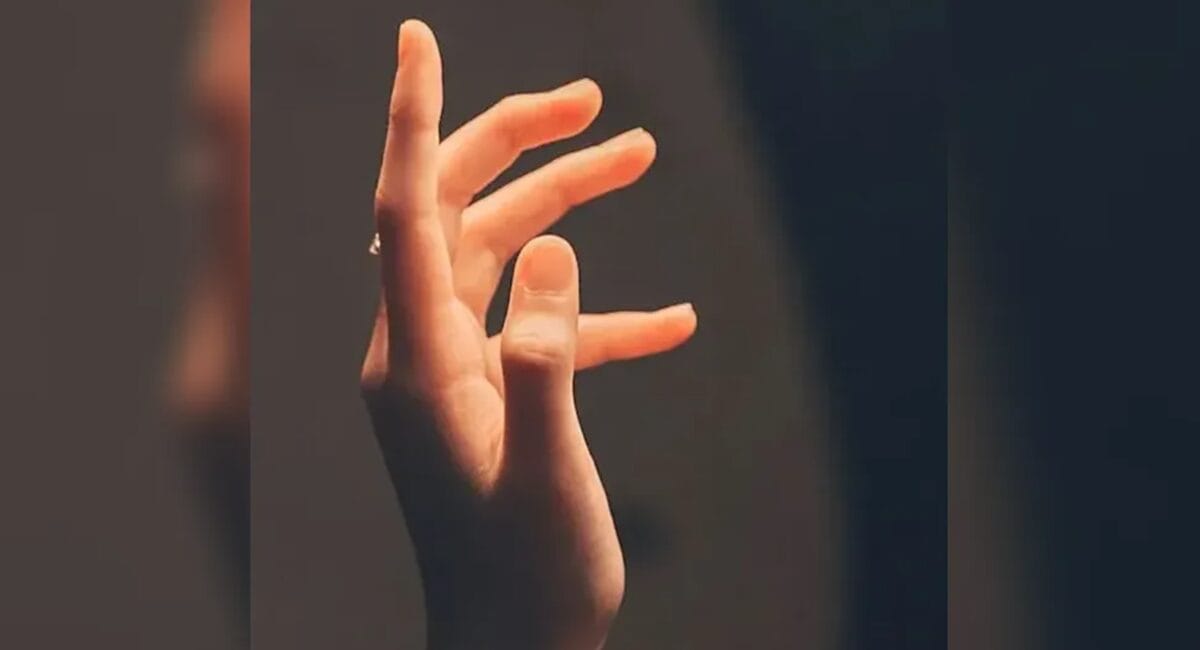 علامة خفية في أصابع يديك قد تكشف عن الإصابة بسرطان الرئة