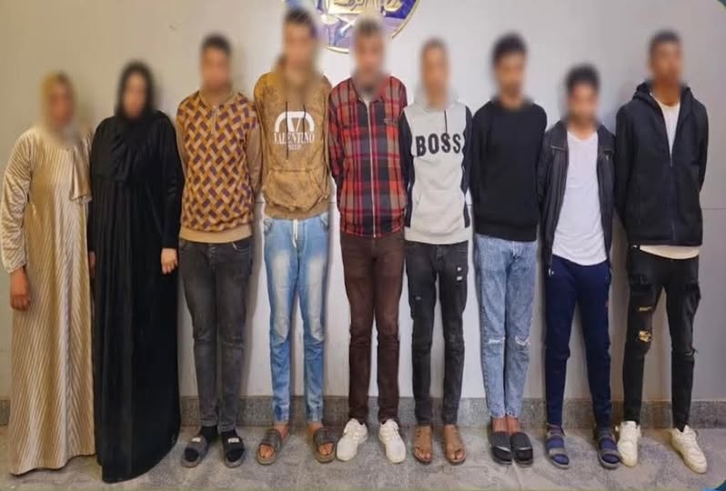 إخلاء سبيل ضحية واقعة ارتداء ملابس نسائية في بنها.. والكشف الطبي يفجر مفاجآت