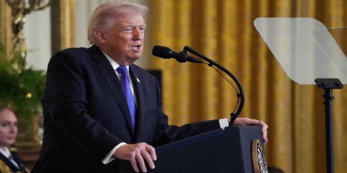 ترامب يتحدث عن إعادة تشكيل السلطة في طهران.. ويؤكد استنزاف القدرات العسكرية الإيرانية