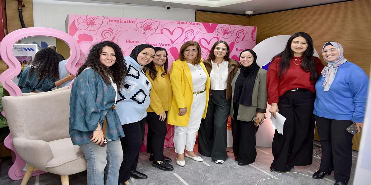احتفالا بشهر المرأة.. بنك قناة السويس ينظم سلسلة معارض لموظفاته ويوزع هدايا تذكارية تقديرا لدورهن