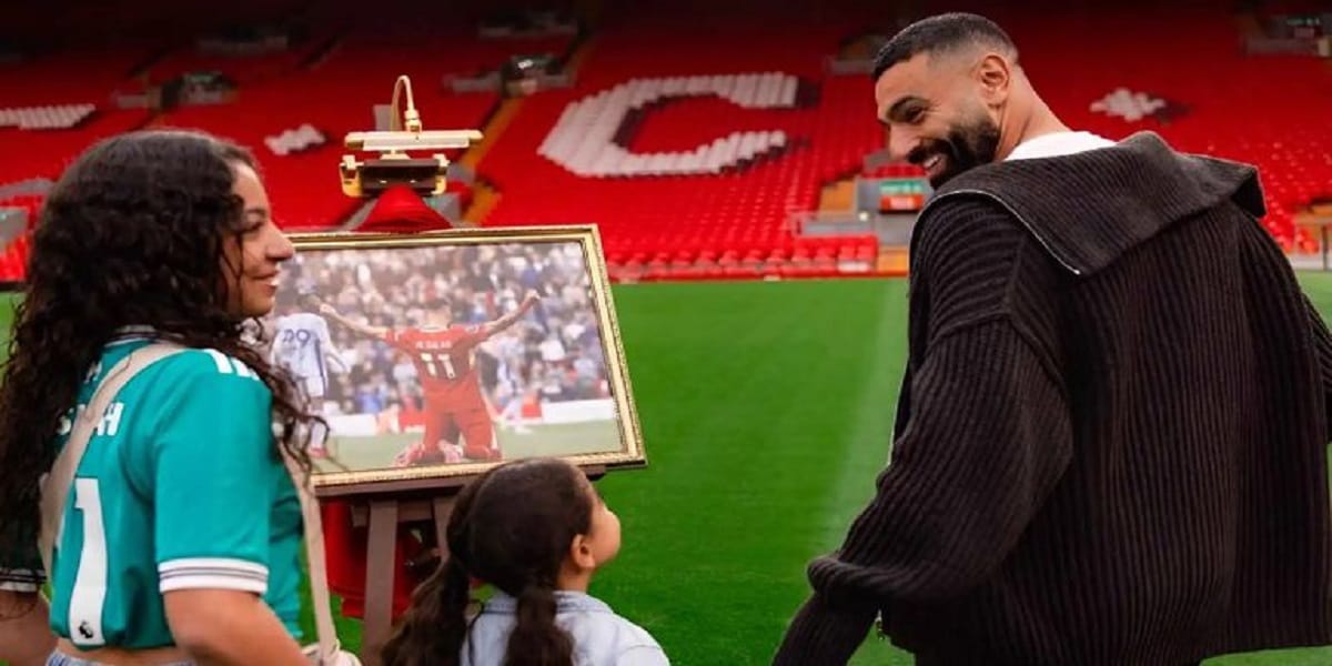محمد صلاح يعلن نهاية الرحلة في “أنفيلد” بصور مع ابنتيه.. تفاصيل
