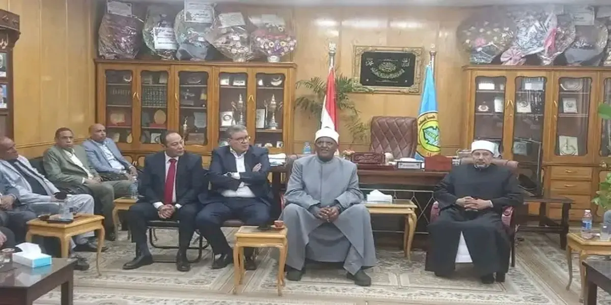 جهود الأزهر تنجح في احتواء تداعيات مجزرة أبنوب.. 3 عائلات تعلن العفو لوجه الله