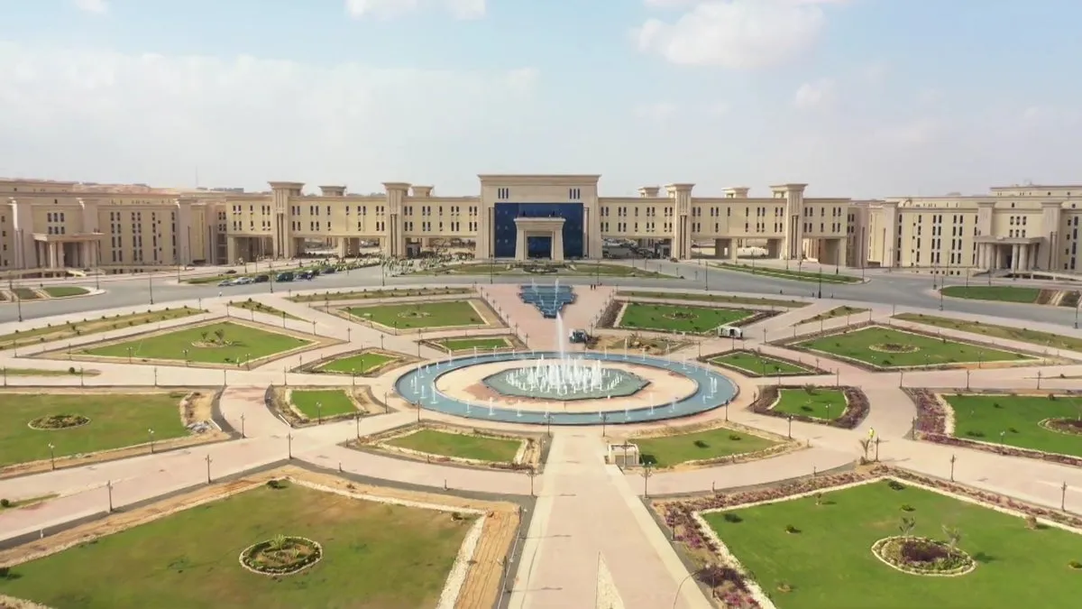 الرئيس السيسي يفتتح مقر القيادة الاستراتيجية “الأوكتاجون” بالعاصمة الجديدة.. التفاصيل الكاملة (فيديو وصور)