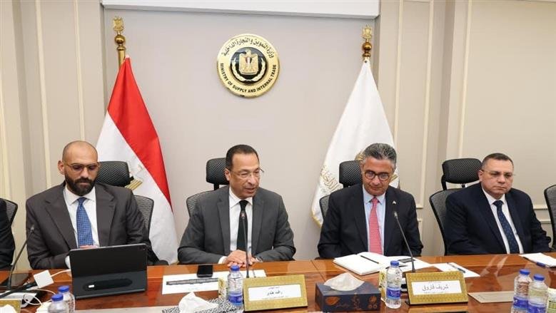 وزيرا التموين والاتصالات يبحثان تطوير الكارت الموحد والتوسع في الخدمات الرقمية