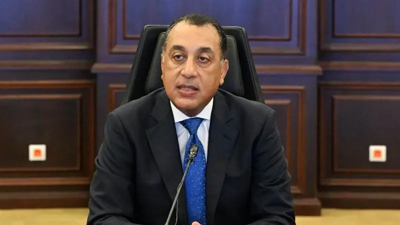رئيس الوزراء يتابع مشروعات تطوير الساحل الشمالي الغربي بمطروح