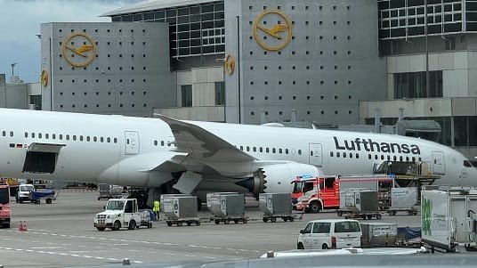 طائرة «لوفتهانزا» تنجو من حادث أثناء هبوطها في مطار ميونخ