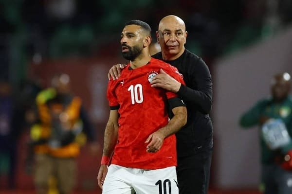 مصطفى يونس يكشف موقفه من أزمة حسام حسن ومحمد صلاح.. ماذا قال؟