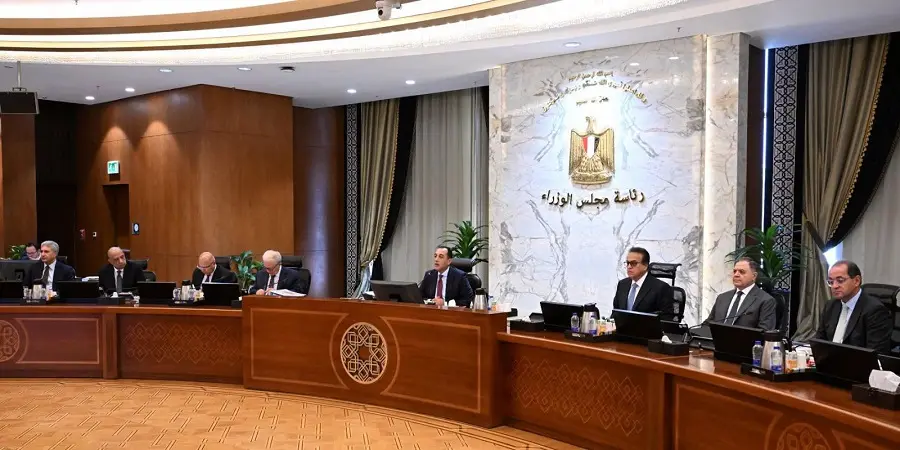 أبرز قرارات مجلس الوزراء اليوم.. بينها وقف العمل عن بعد