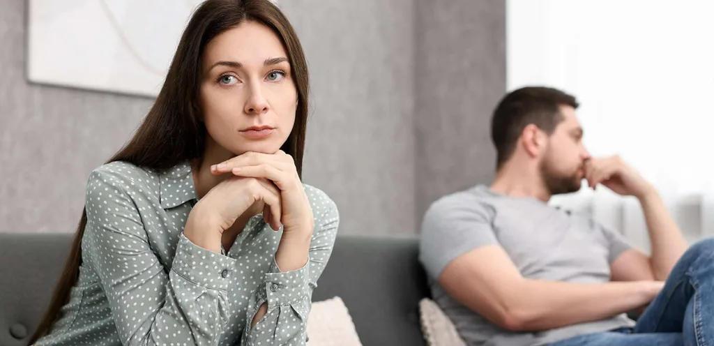 5 أسباب تجعل الزوج قليل الكلام مع زوجته.. إزاي تتعاملي معاه من غير خلافات؟