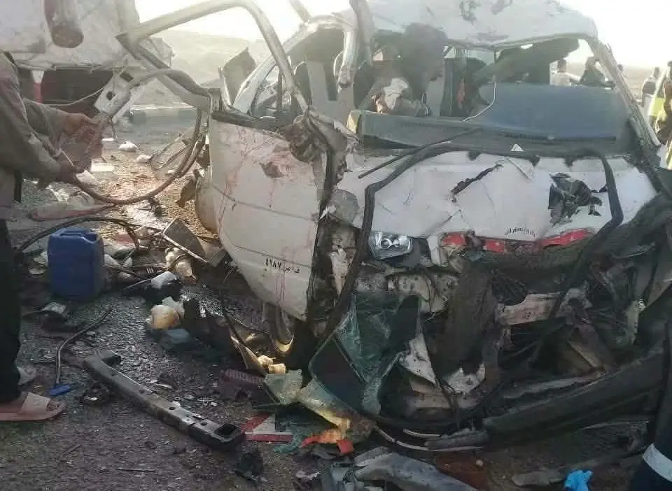 حادث الطريق الأوسطي.. مصرع 10 أشخاص وإصابة 19 آخرين في تصادم ميكروباص و«نقل ثقيل»