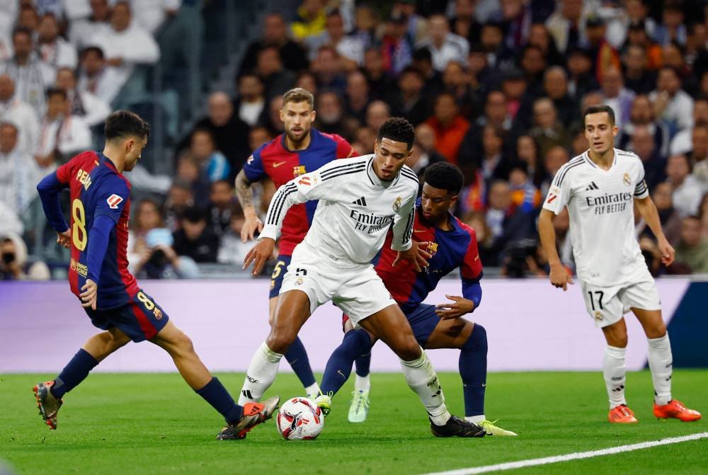 موعد مباراة برشلونة وريال مدريد في الدوري الإسباني.. والقنوات الناقلة